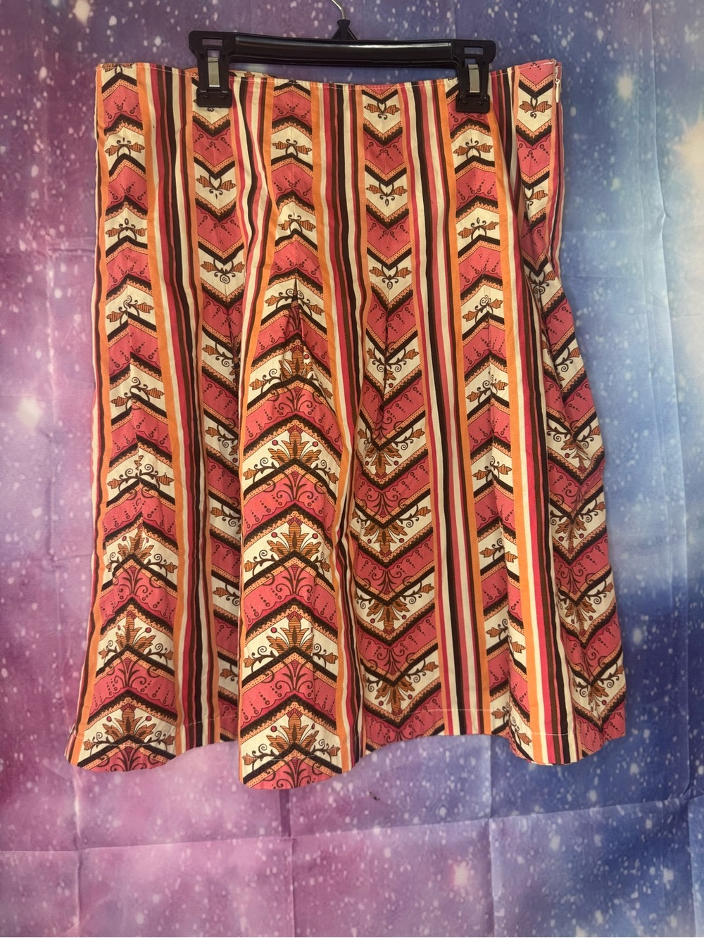 Loft flare skirt featuring a coral, brown, and multicolored patterned stripes 🛍